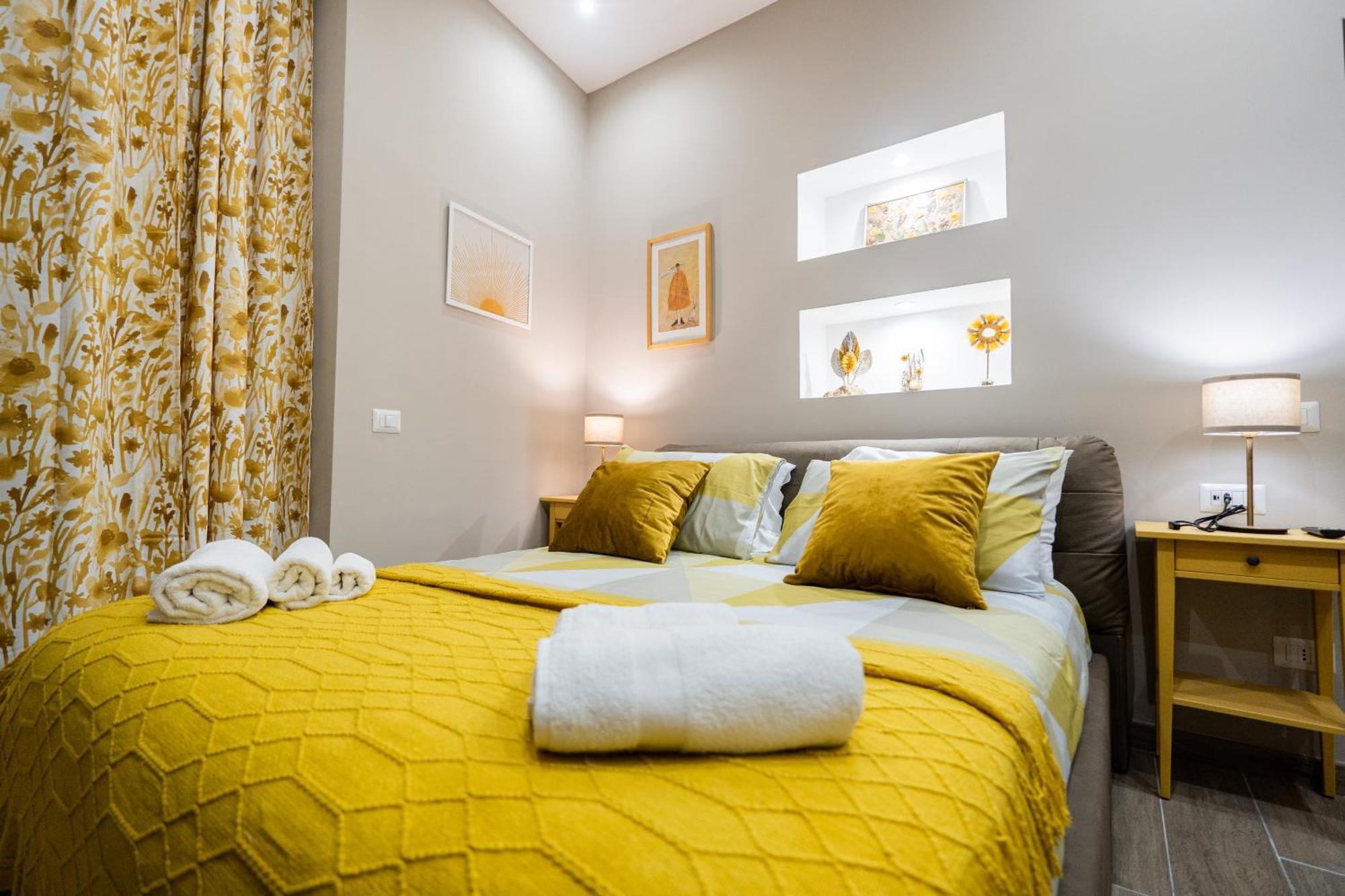 La Casa Di Bianca - Modern Suites Near Plebiscito Napoli Esterno foto