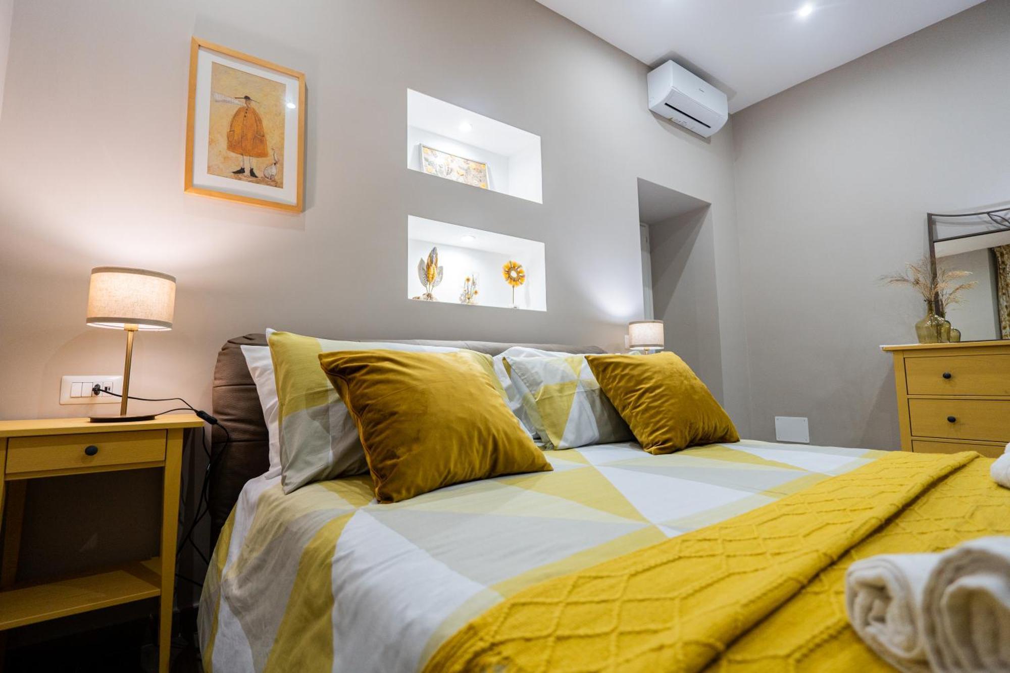 La Casa Di Bianca - Modern Suites Near Plebiscito Napoli Esterno foto