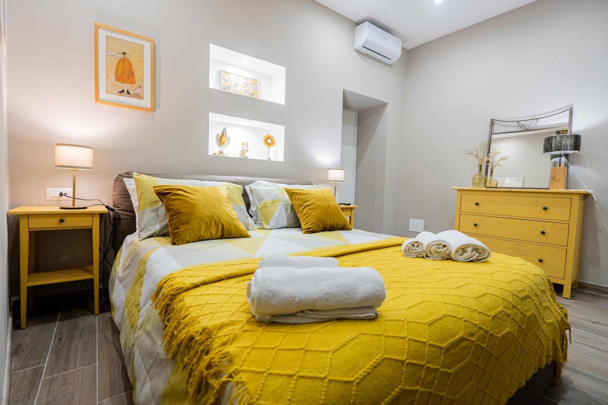 La Casa Di Bianca - Modern Suites Near Plebiscito Napoli Esterno foto