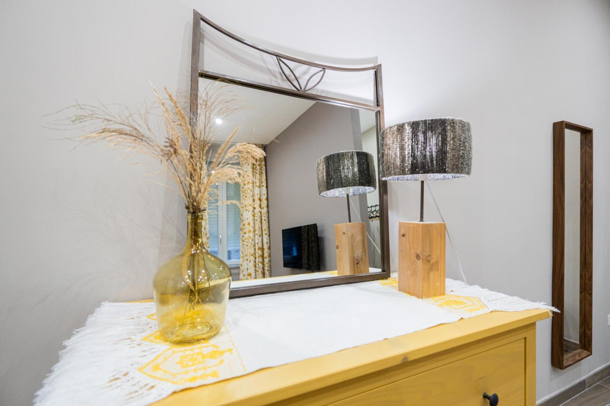 La Casa Di Bianca - Modern Suites Near Plebiscito Napoli Esterno foto