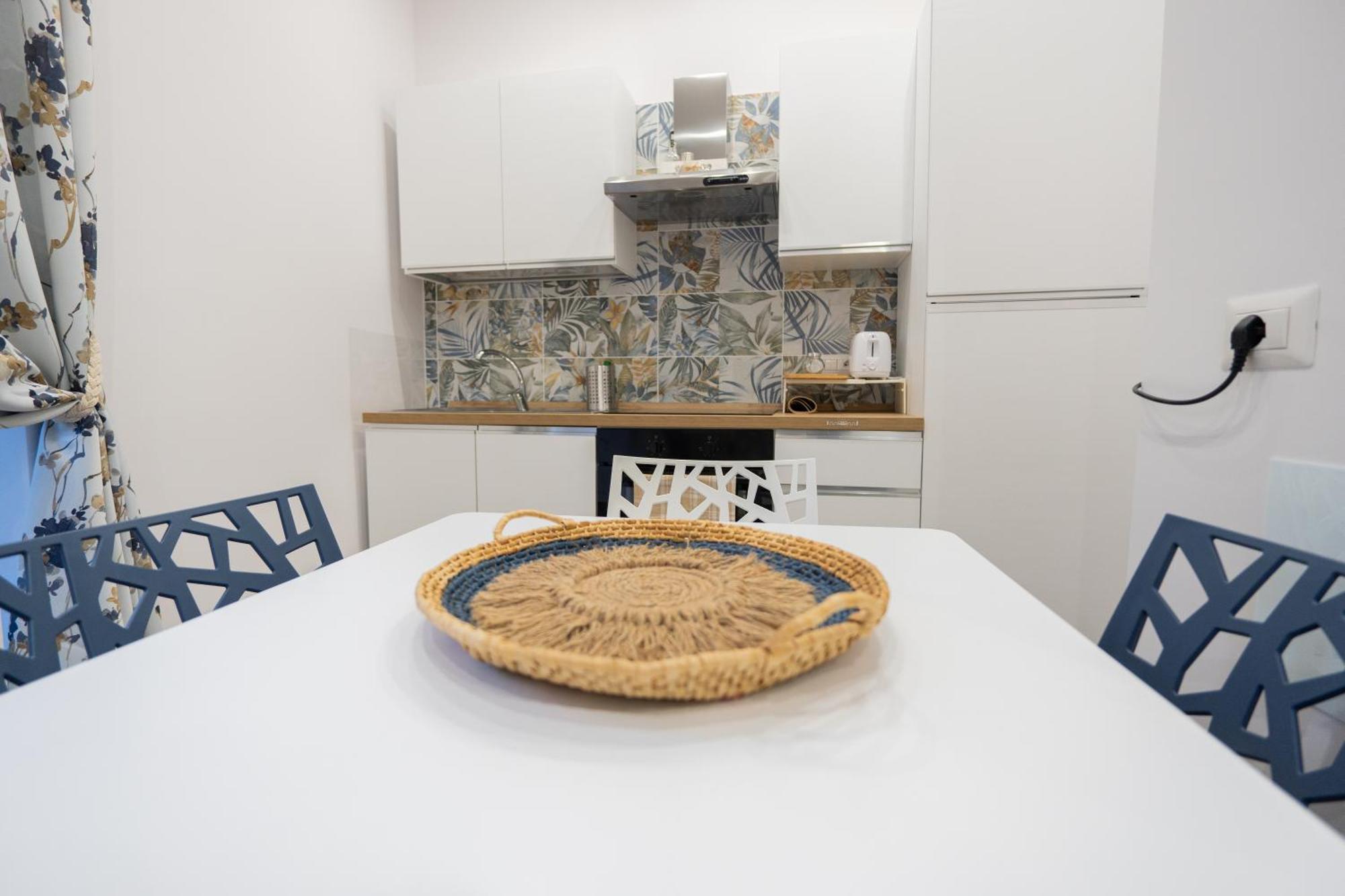La Casa Di Bianca - Modern Suites Near Plebiscito Napoli Esterno foto