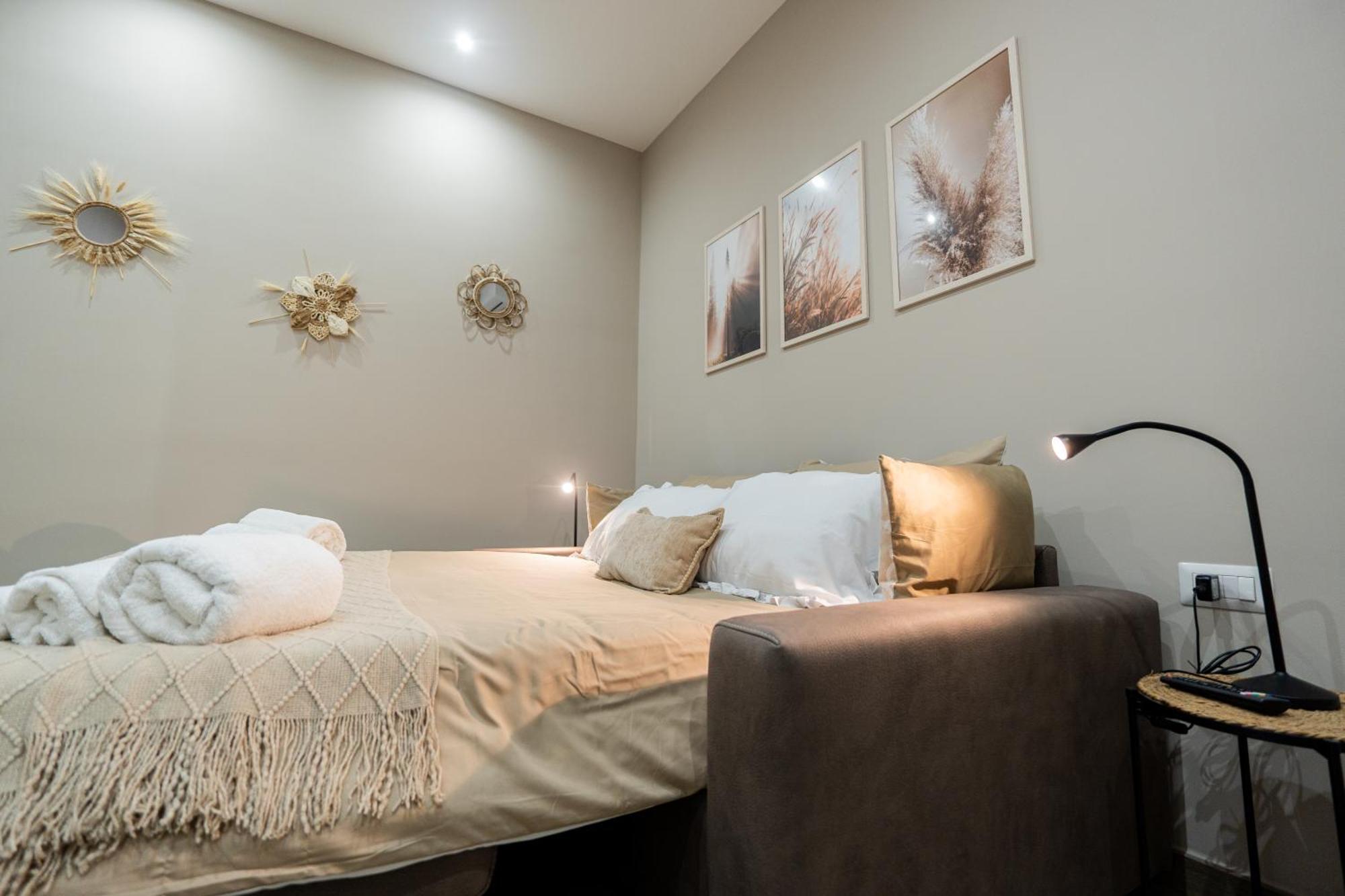 La Casa Di Bianca - Modern Suites Near Plebiscito Napoli Esterno foto