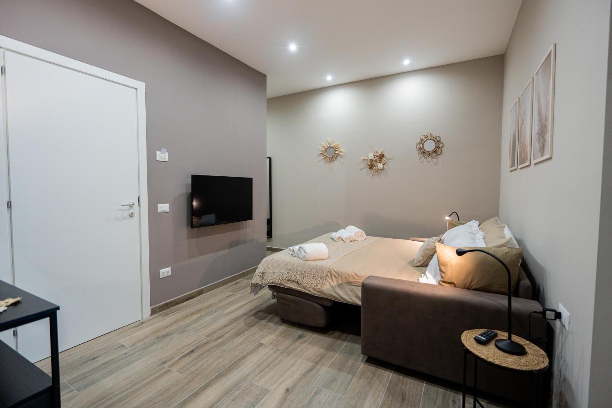 La Casa Di Bianca - Modern Suites Near Plebiscito Napoli Esterno foto
