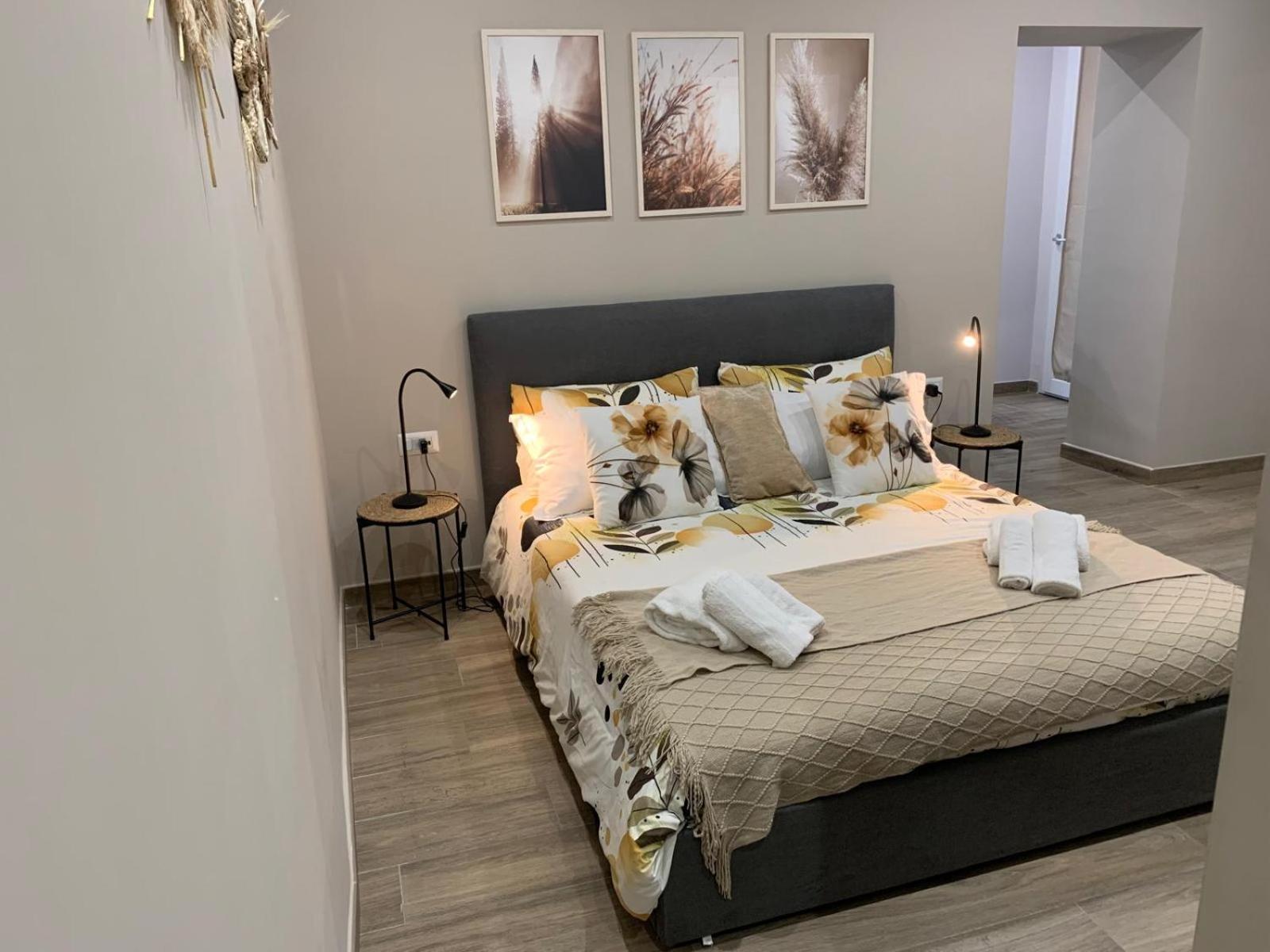 La Casa Di Bianca - Modern Suites Near Plebiscito Napoli Esterno foto