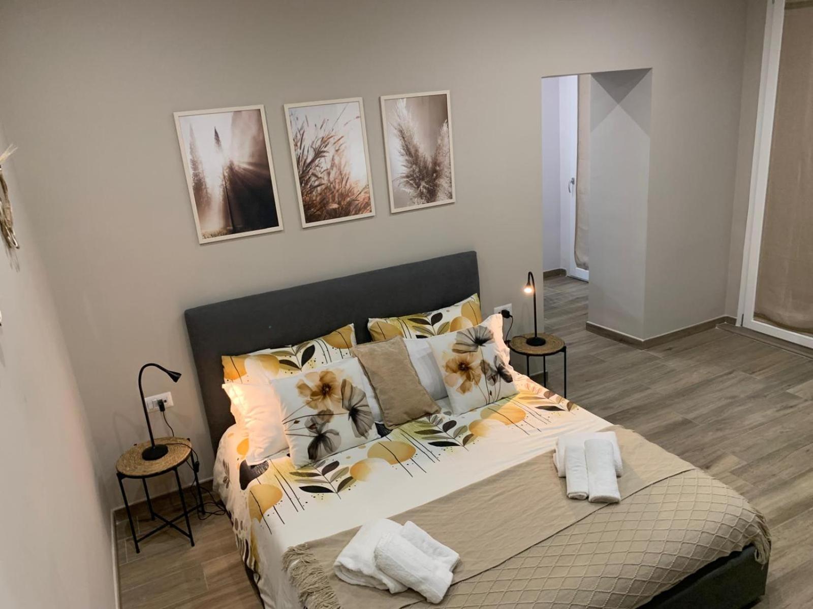 La Casa Di Bianca - Modern Suites Near Plebiscito Napoli Esterno foto