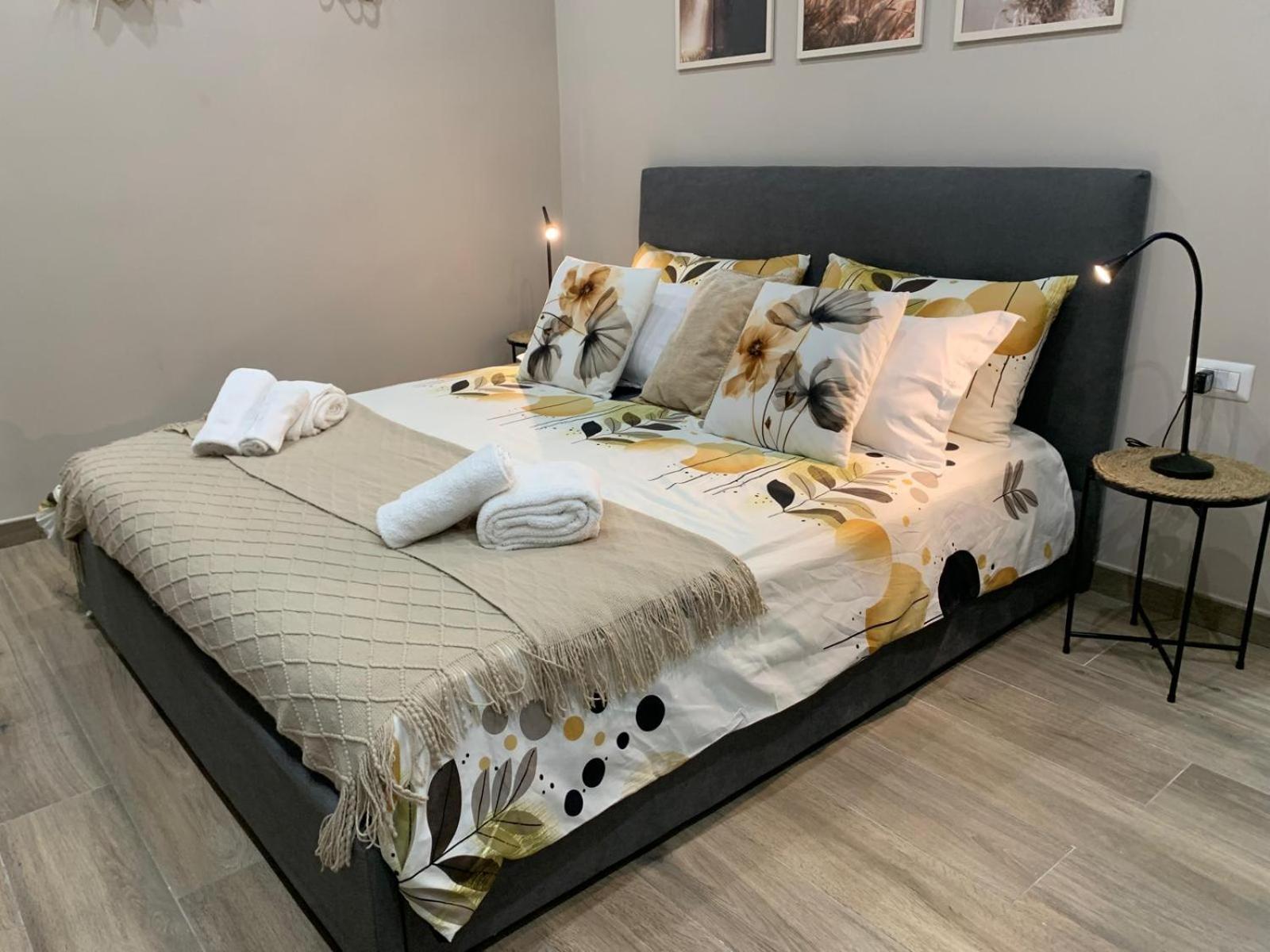 La Casa Di Bianca - Modern Suites Near Plebiscito Napoli Esterno foto